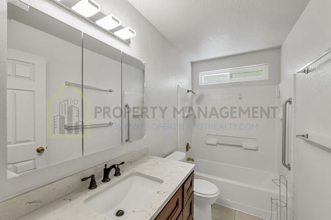 Building Photo - Spacious 4-Bedroom Home for Rent - $2800/m...