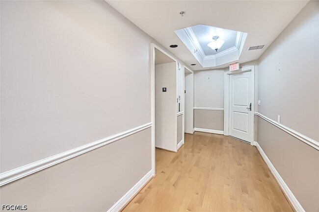 Building Photo - 2090 W First St