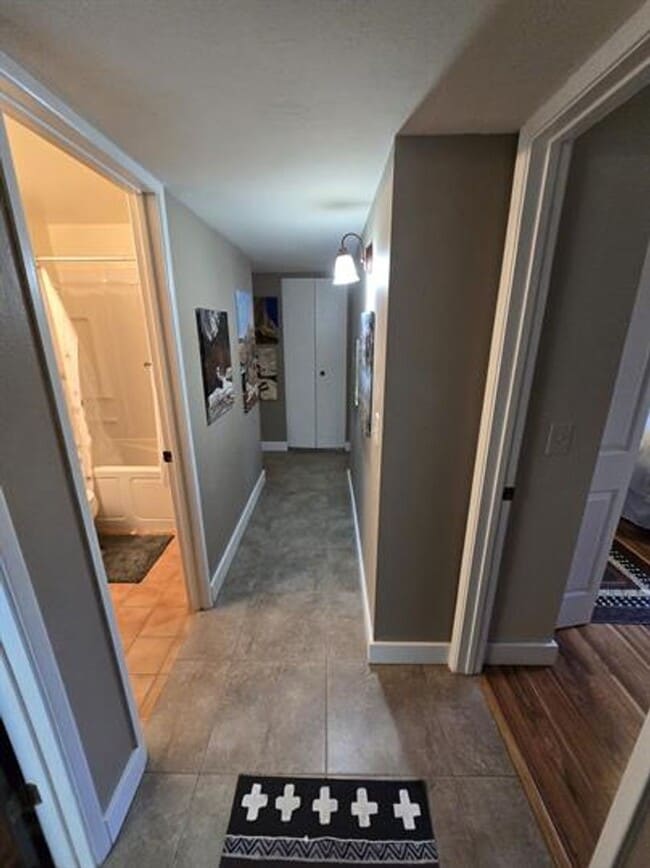 Building Photo - Beautiful Eastside Home Won't Last!!! Must See!!!