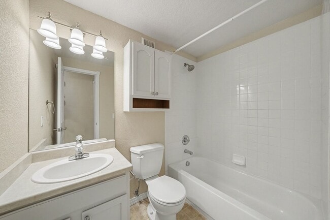 Building Photo - 1431 Madison Ridge Heights