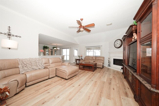 Building Photo - 6210 Fawnlake Dr