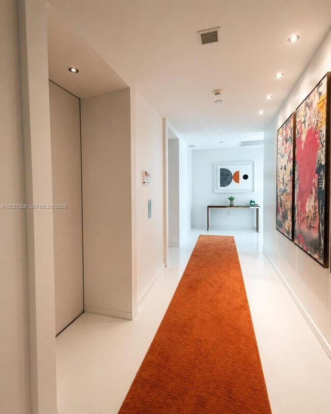 Building Photo - 1100 Biscayne Blvd