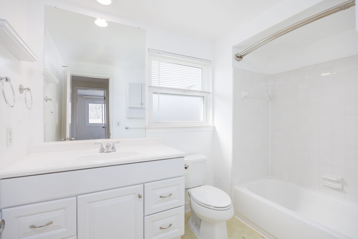 Building Photo - 1717 Nakota Rd