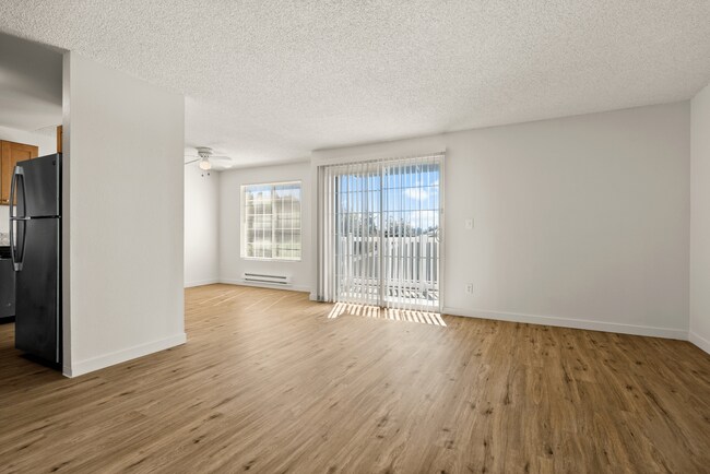 Living Room - Orchard Ridge Apartments