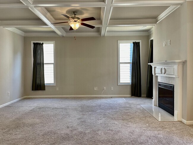 Building Photo - 7260 Silk Tree Pointe