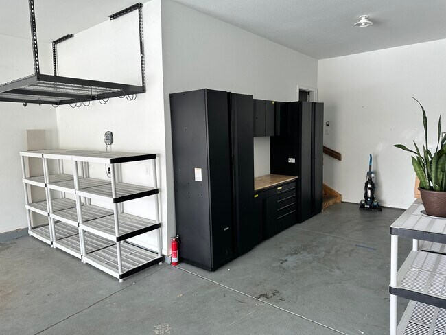 Garage - 17451 Leisure Lake Dr
