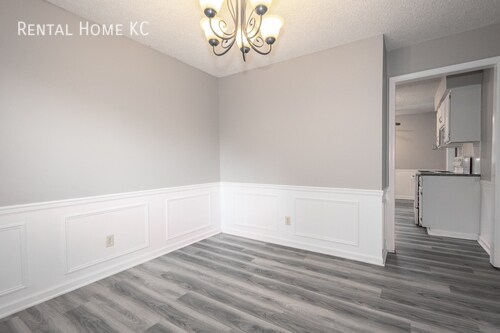 Building Photo - 15211 Navaho-