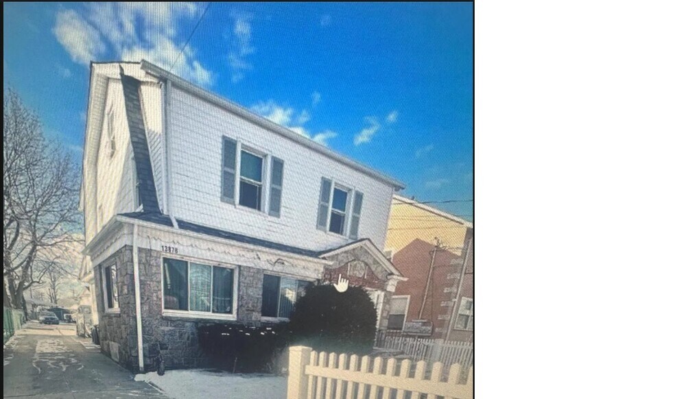 Building - 13878 Francis Lewis Blvd