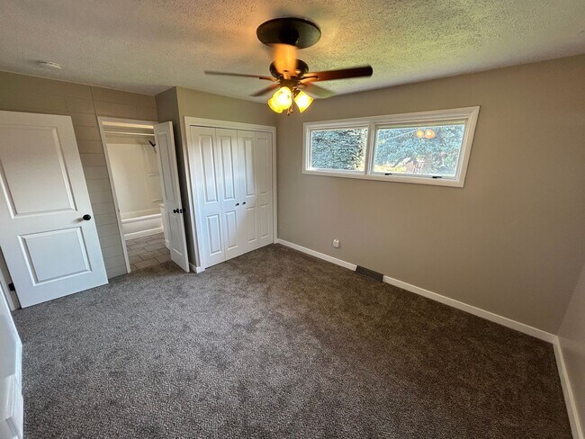 Building Photo - Beautiful 3 Bed, 1.5 Bath in Spokane!