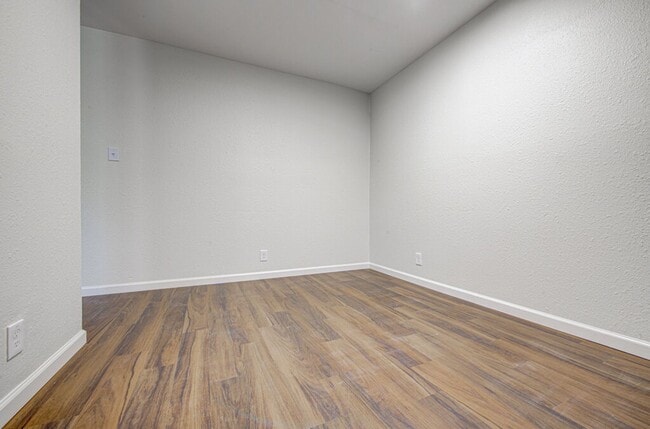 Building Photo - 1306 Bonnie Brae St