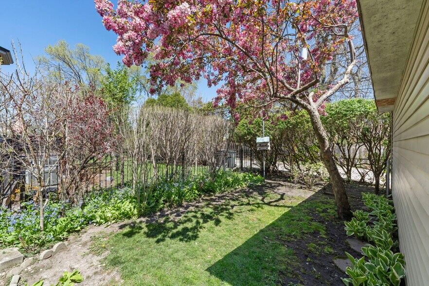 Building Photo - 8311 Kolmar Ave