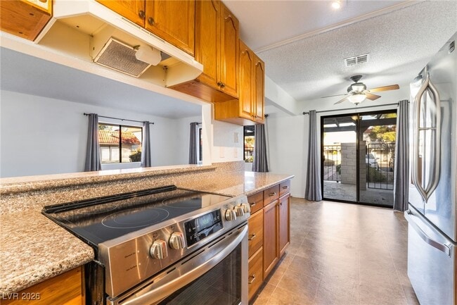 Building Photo - 1024 Willow Tree Dr