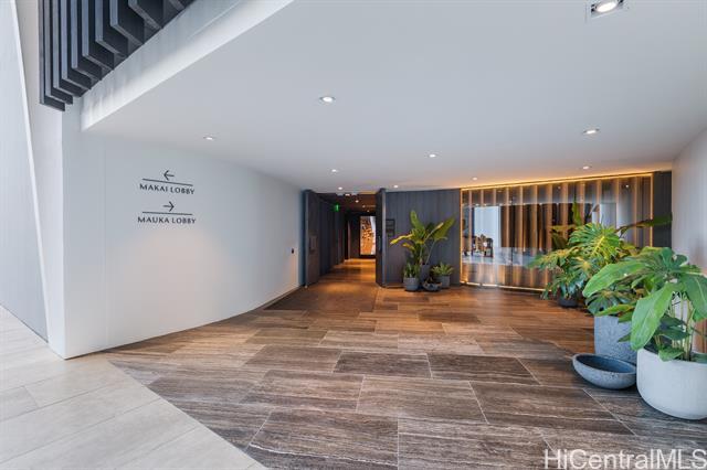 Building Photo - 1000 Auahi St