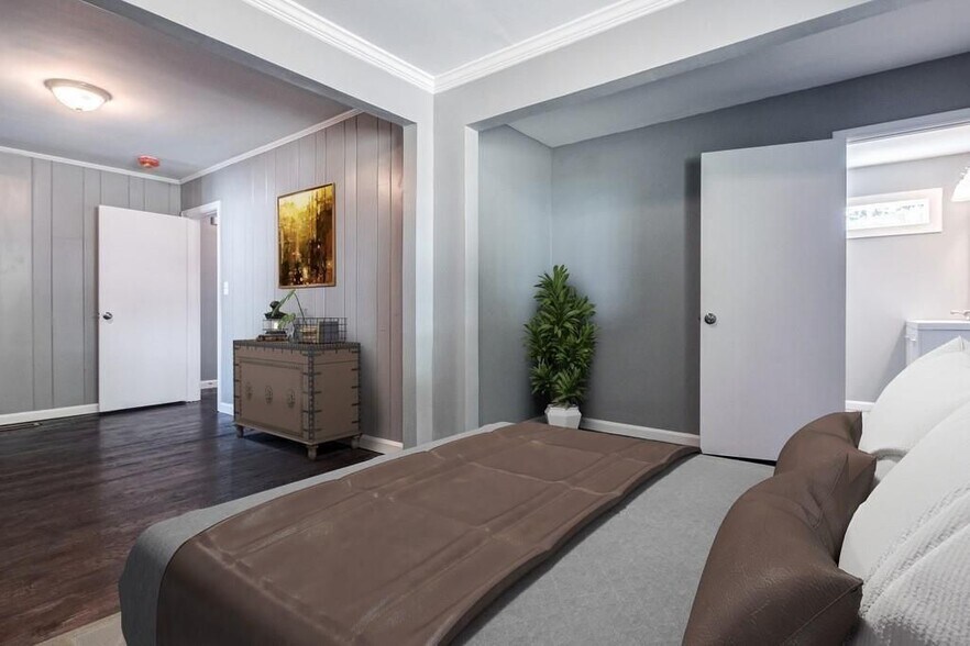 Building Photo - 120 Burbank Dr NW