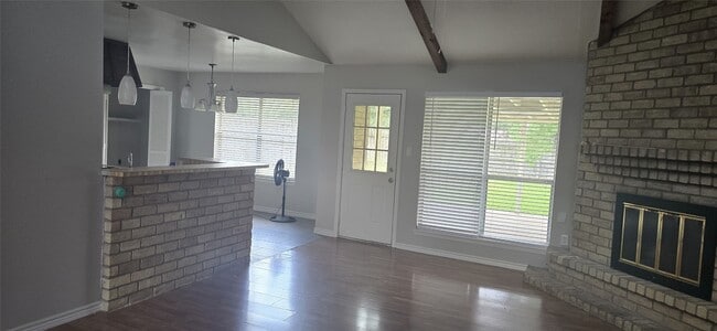 Building Photo - 15923 Boulder Oaks Dr