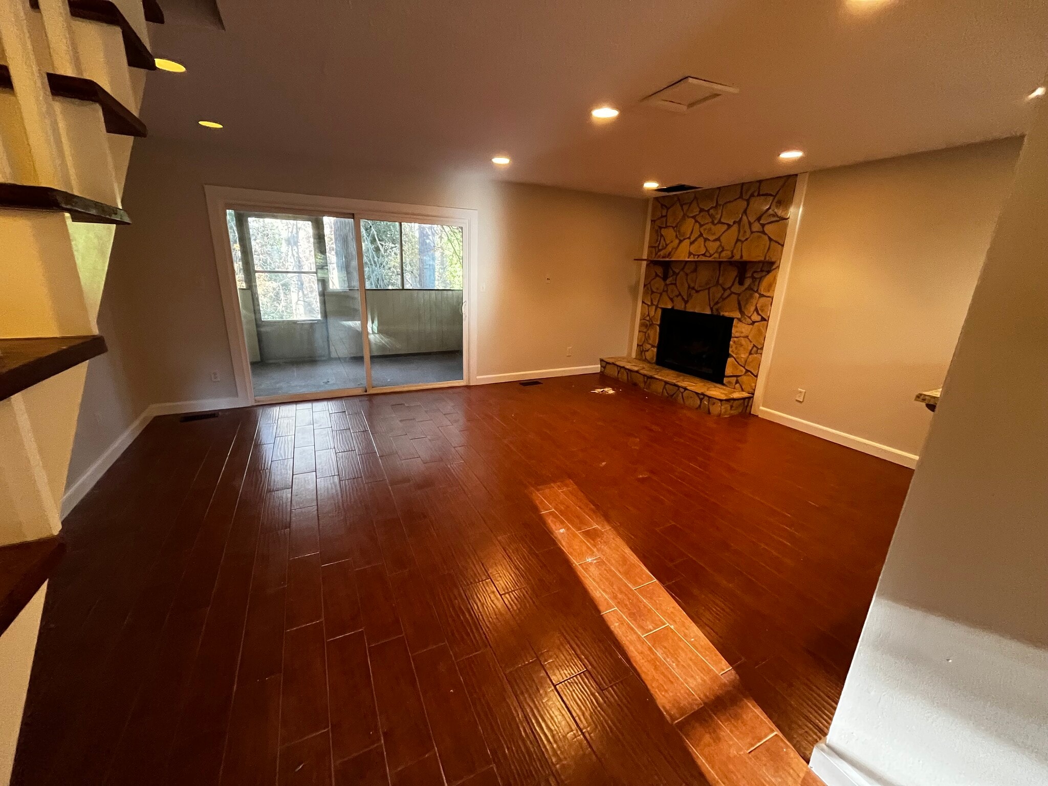 Building Photo - 129 Greengate Court