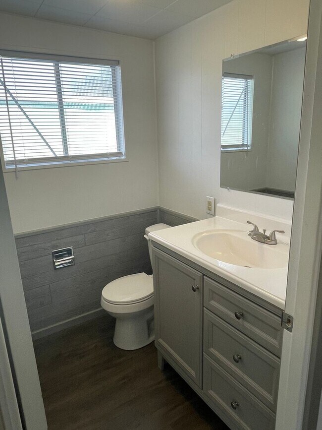 Building Photo - 1-Bedroom Cabin at Gooseberry Point