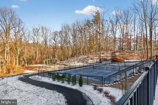 Building Photo - 76 Old Mill Bottom Rd N