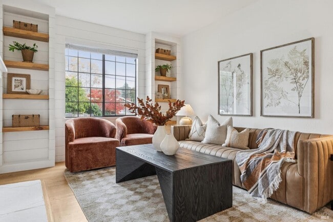 Building Photo - 93 Ashford Ave