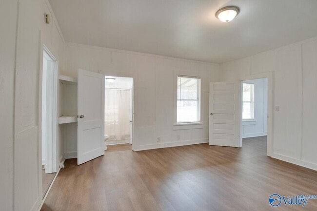 Building Photo - 3703 Fairview St SW