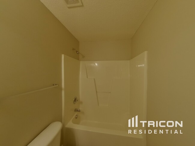 Building Photo - 116 Angel Garden Way