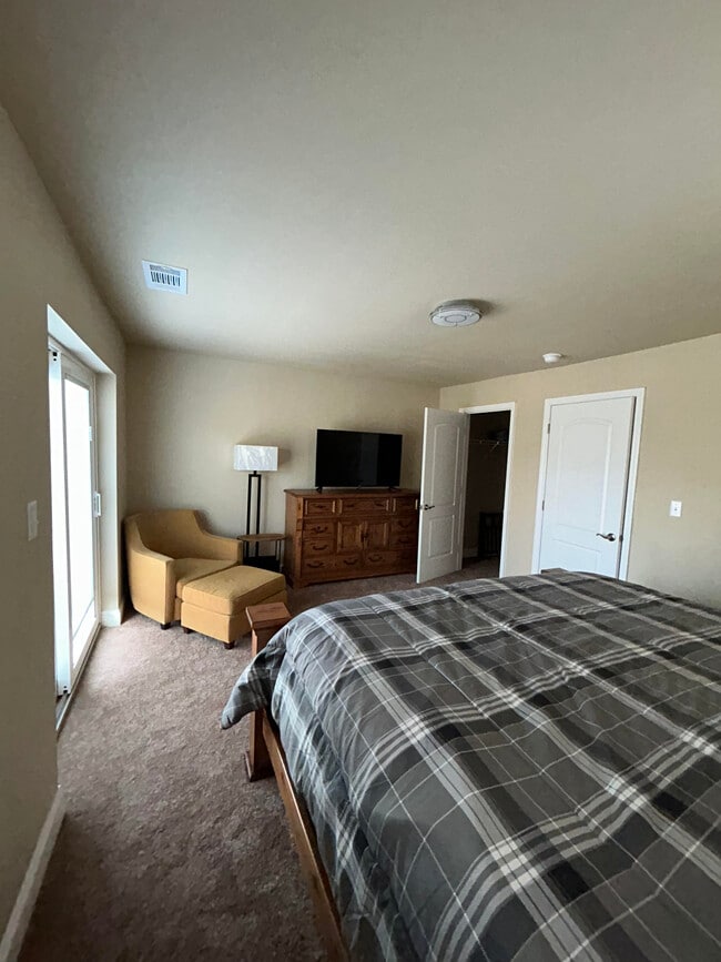 Building Photo - Terrace West 8 LLC
