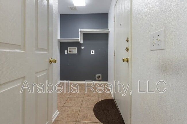 Building Photo - 5109 Brookline