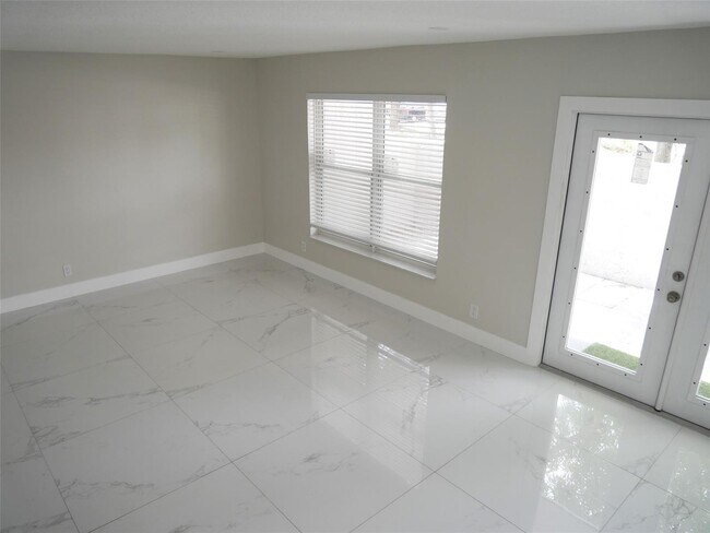 Building Photo - 7347 NW 75th St