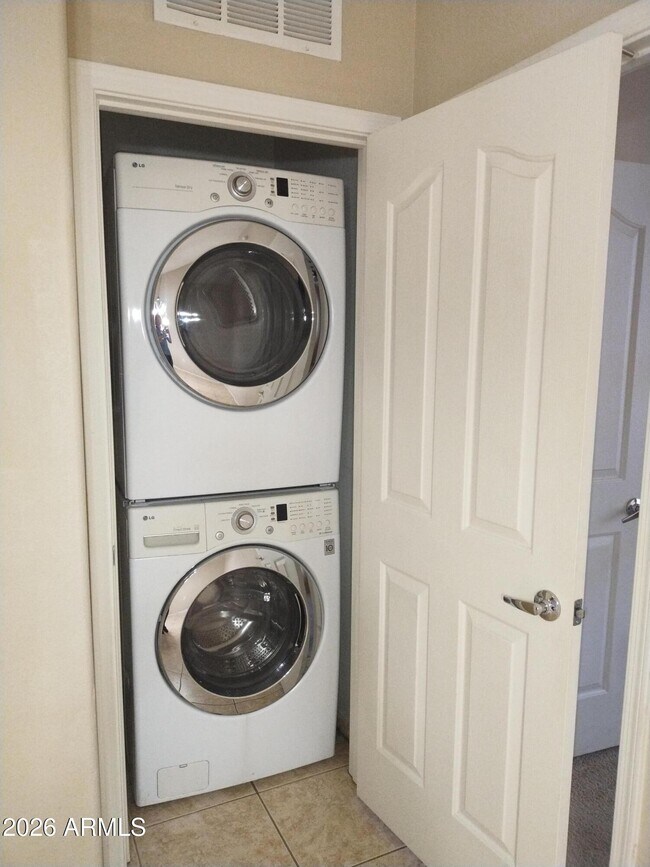 Building Photo - 16825 N 14th St