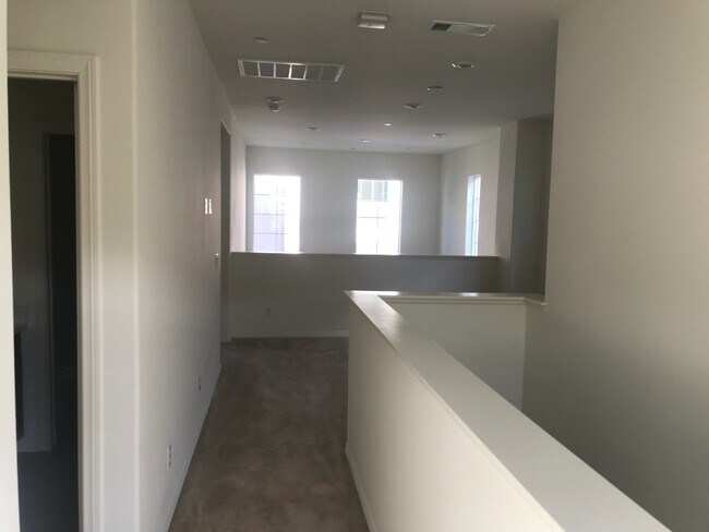 Building Photo - Luxury home 4Bedroom 3.5Bathroom in Chino