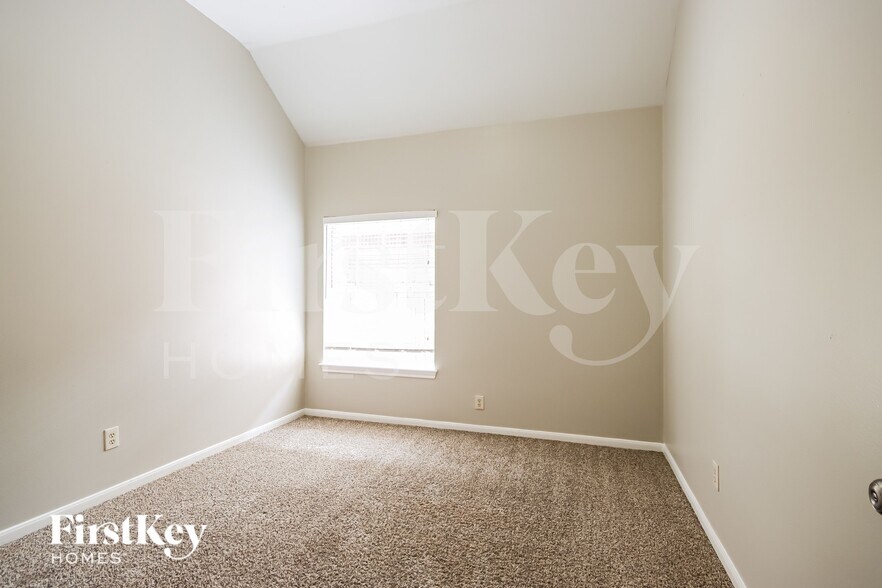 Building Photo - 4030 Echo Mountain Dr