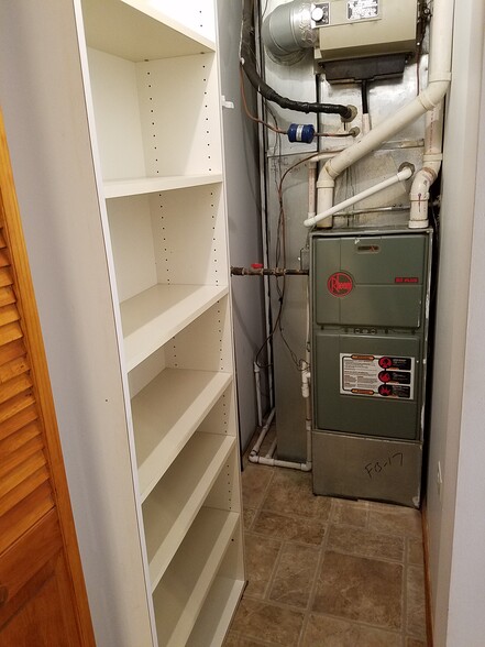 Building Photo - 1538 N Wood St