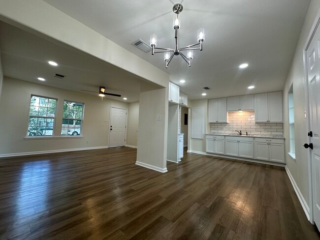 Building Photo - 1517 Bonham Dr