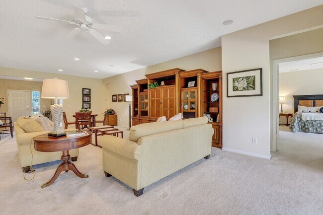 Building Photo - 5 Lacebark Ln