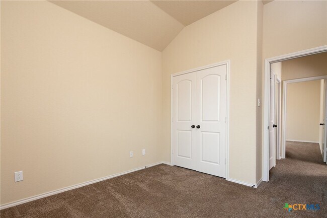 Building Photo - 514 Creekside Cir