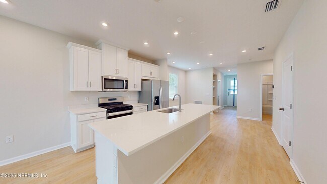 Building Photo - 299 Spruce Hl Pt