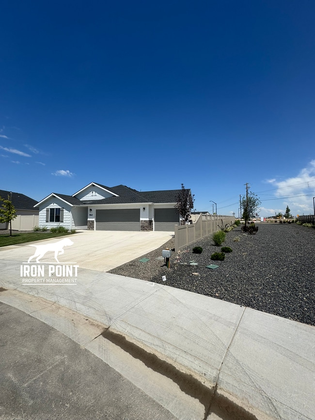 Building Photo - Brand New Home-Never Lived In w/3 car gara...