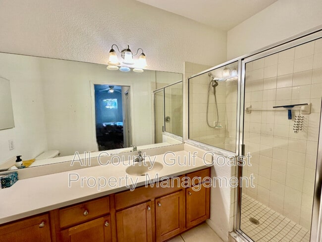 Building Photo - 803 Fairwaycove Ln