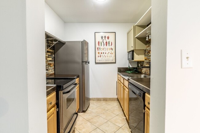 Building Photo - Cedars Court