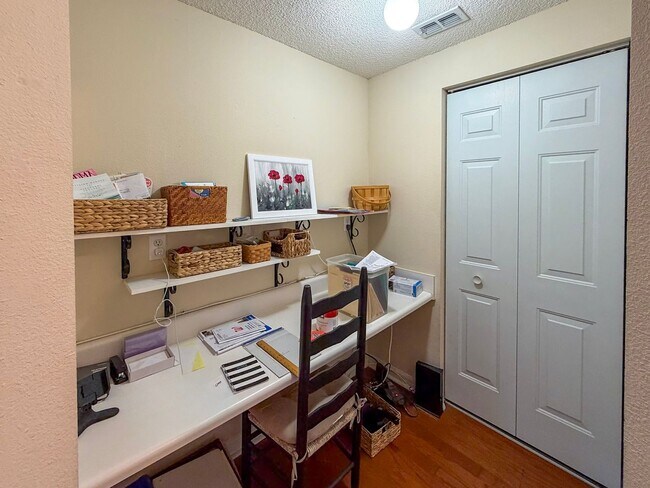 Building Photo - 2/2 Condo in The Links @ Haile Plantation - available end of April!