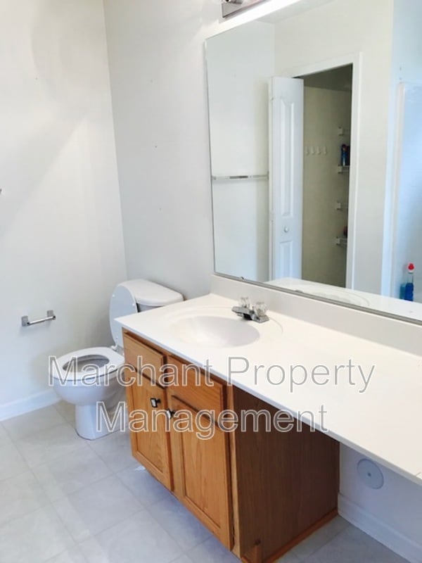 Building Photo - 776 Waterbrook Ln
