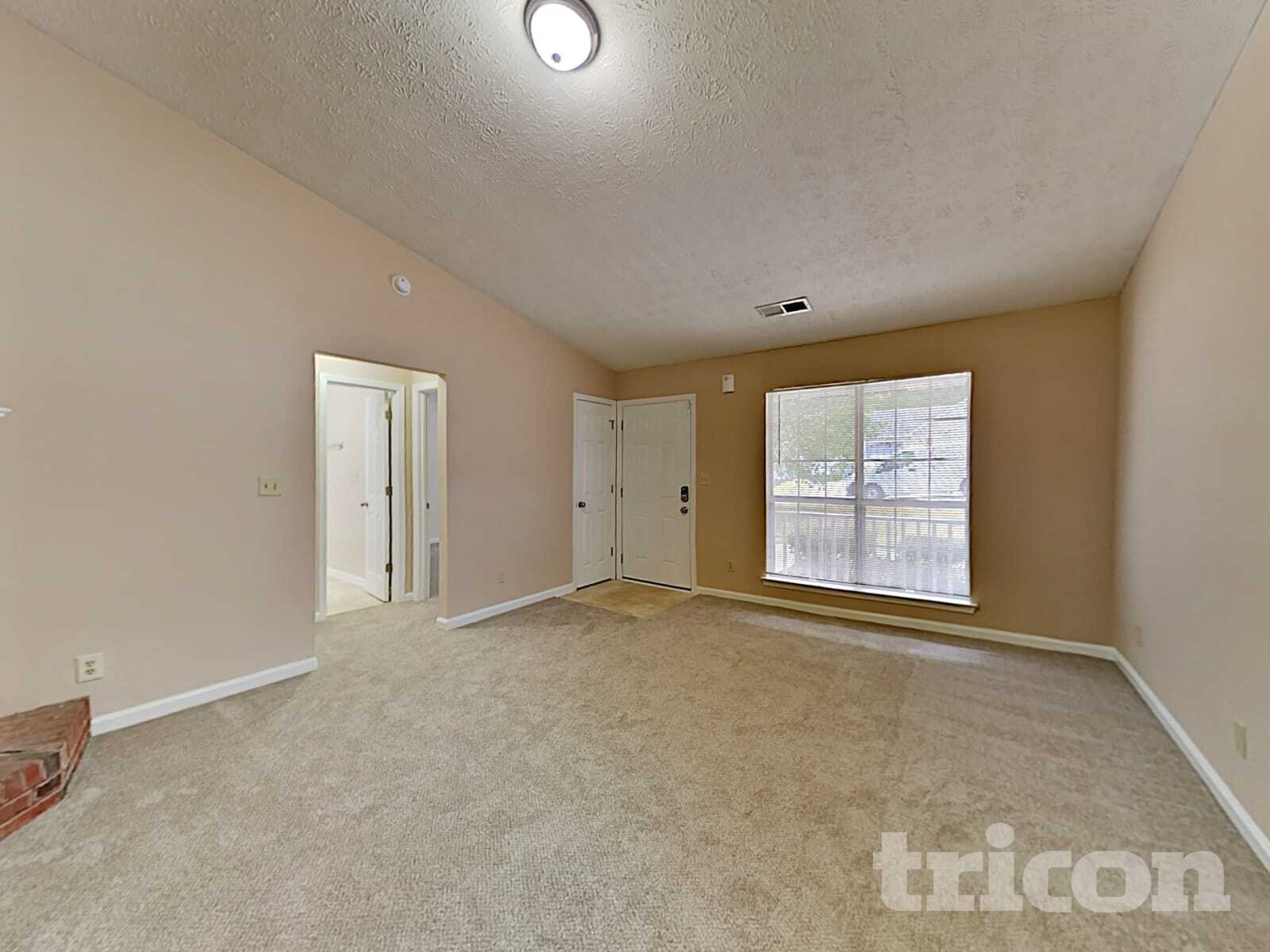 Building Photo - 5929 Creekside Dr