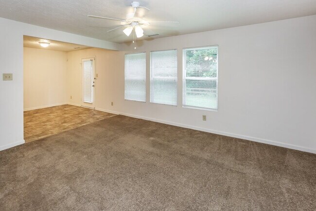 Building Photo - 12328 Stowe Acres Dr