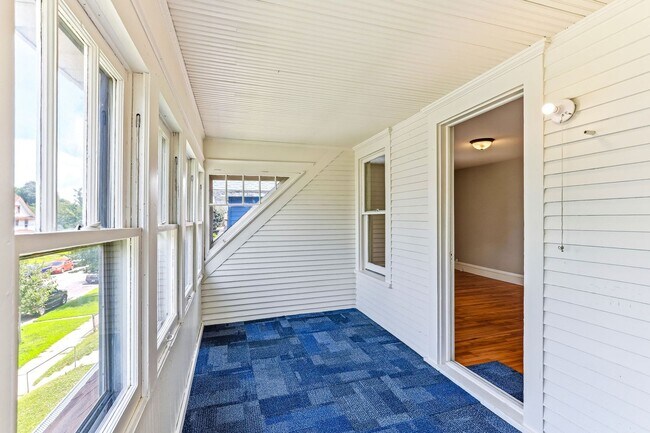 Building Photo - 884 Iglehart Ave