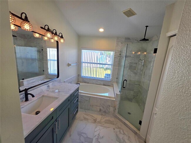 Building Photo - 730 Straw Lake Dr