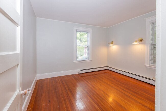 Building Photo - 375 Lafayette St