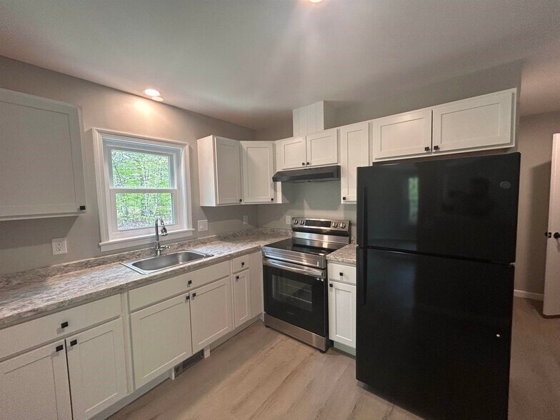 Building Photo - 61 Lovewell Pond Rd