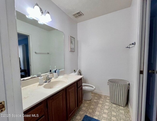Building Photo - 2326 Talmadge Dr