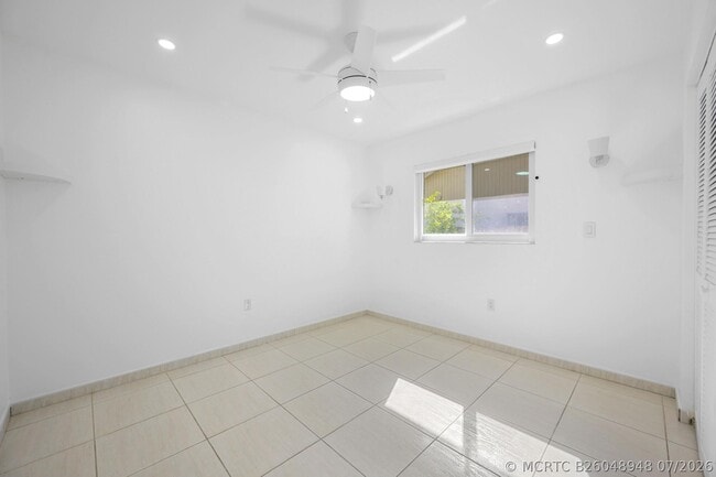Building Photo - 9515 SW 118th Ct