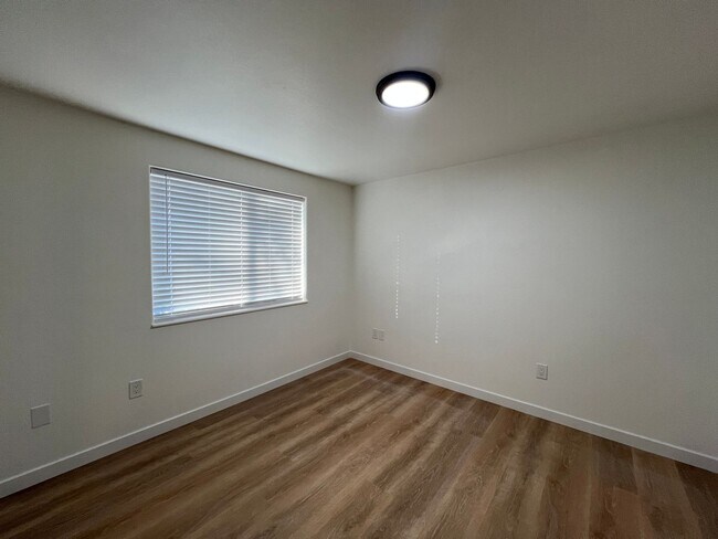 Building Photo - $500.00 OFF Move In Costs Special!